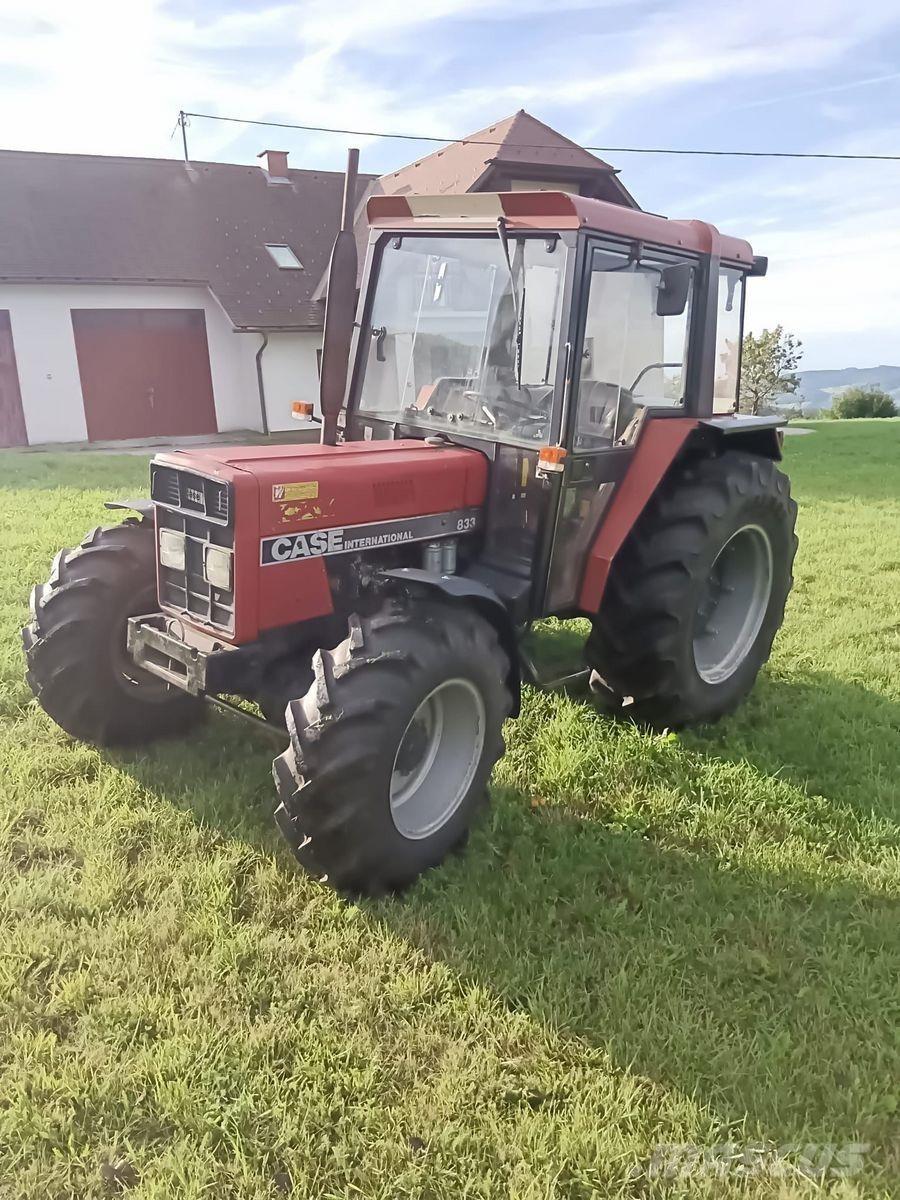 Case IH 833 A Trattori