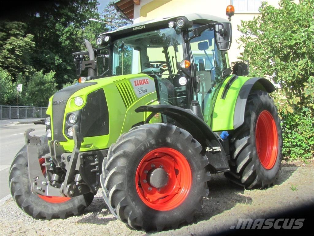 CLAAS Arion 440 Trattori