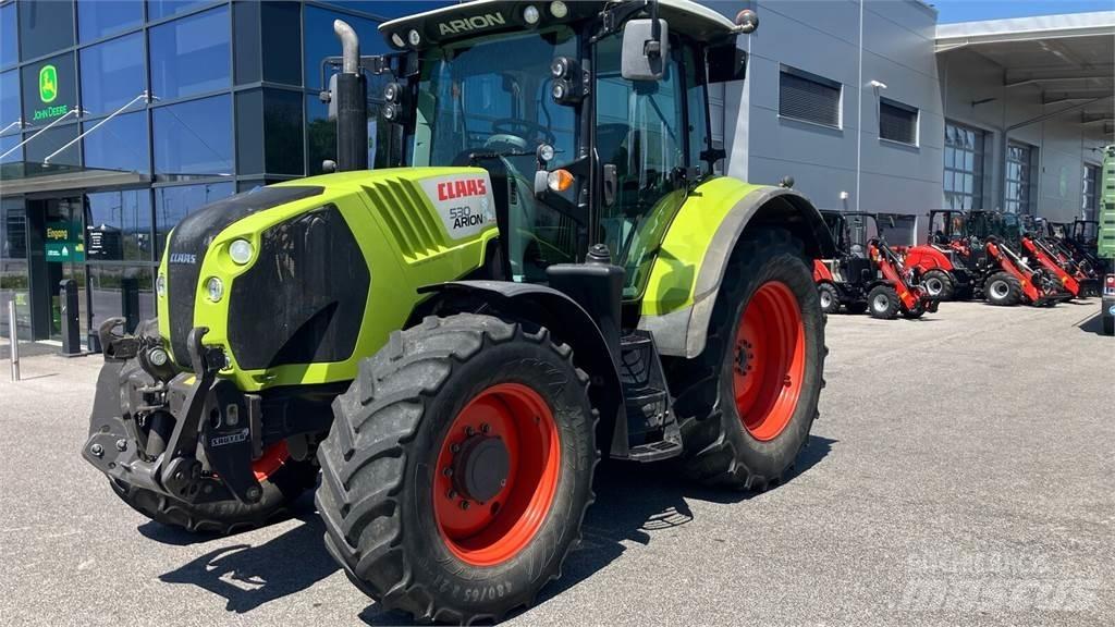 CLAAS ARION 530 Trattori