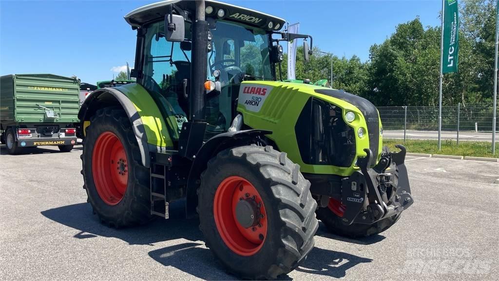 CLAAS ARION 530 Trattori