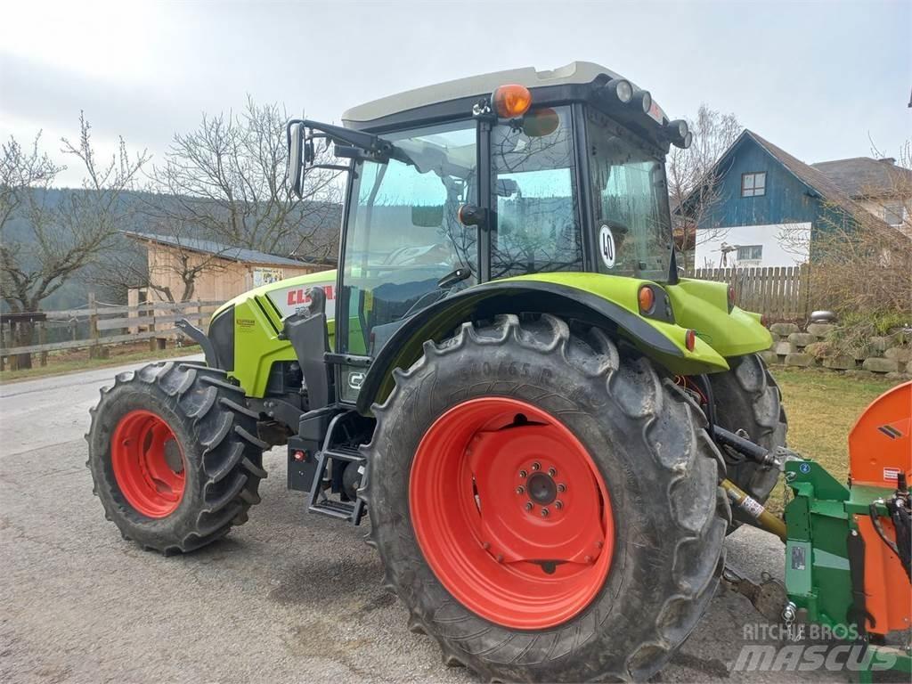 CLAAS Axos 330 CX Trattori