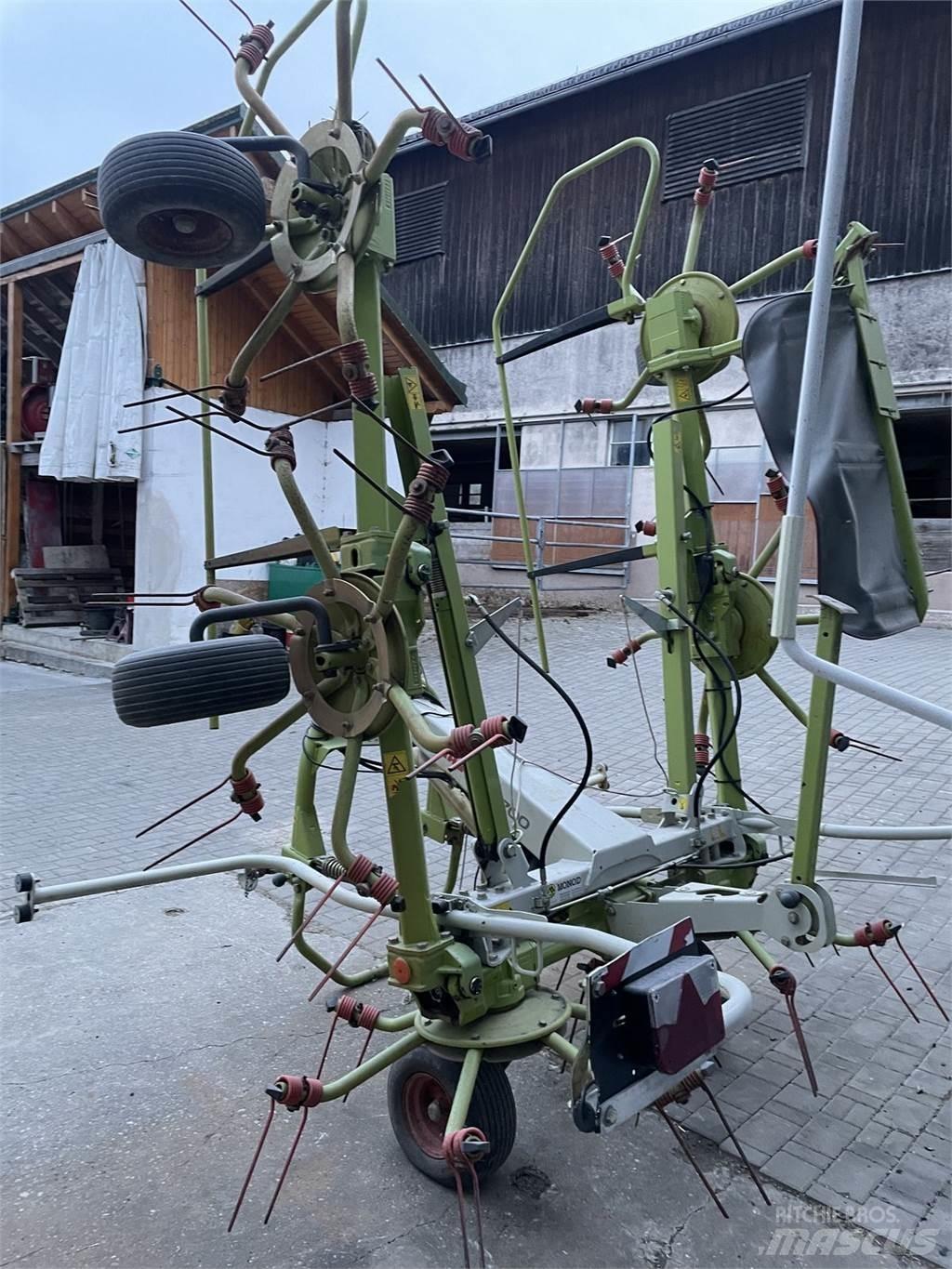 CLAAS VOLTO 700 Ranghinatori