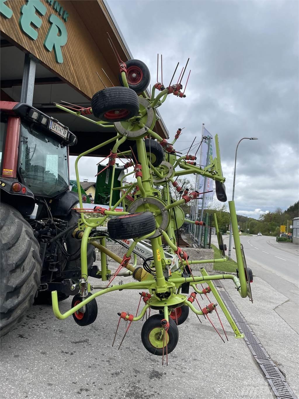 CLAAS VOLTO 77 Ranghinatori