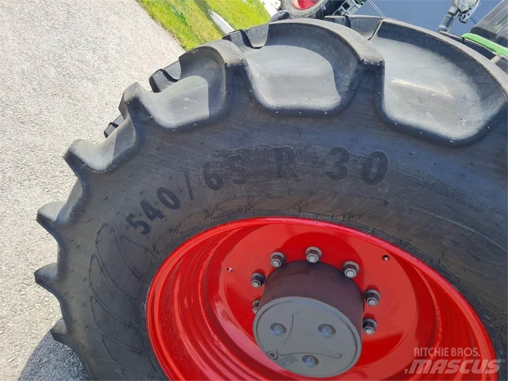 Fendt 724 Vario Trattori