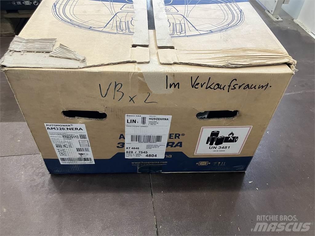 Husqvarna 320 NERA Trattorini tagliaerba