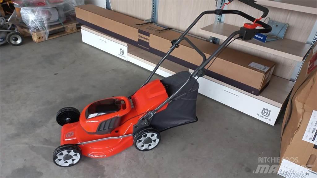 Husqvarna LC 137i Trattorini tagliaerba