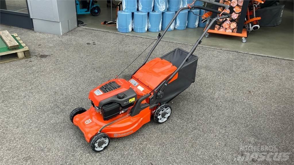 Husqvarna LC 247S Trattorini tagliaerba