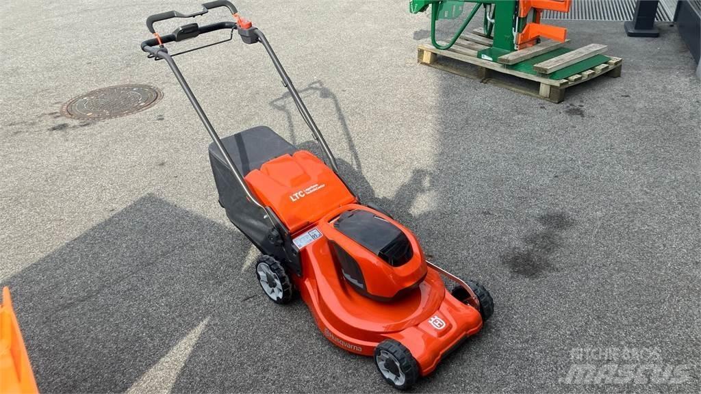 Husqvarna LC 347iVX Trattorini tagliaerba