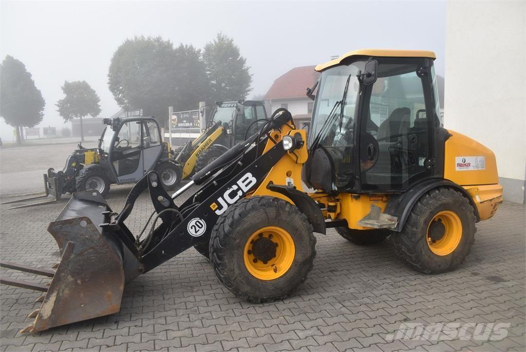 JCB 406 Pale gommate