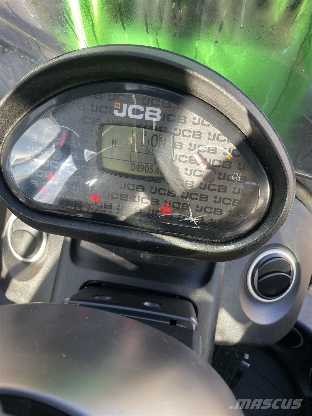 JCB TM 220 Pale gommate