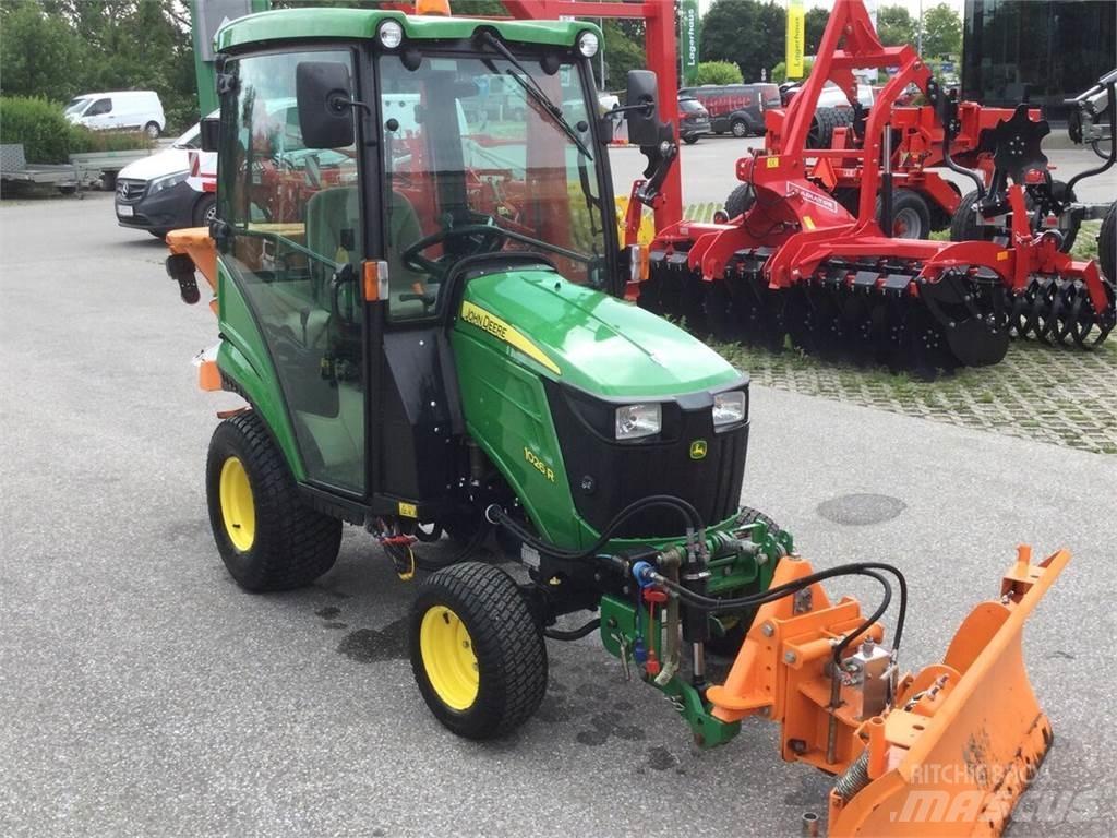 John Deere 1026R Trattori