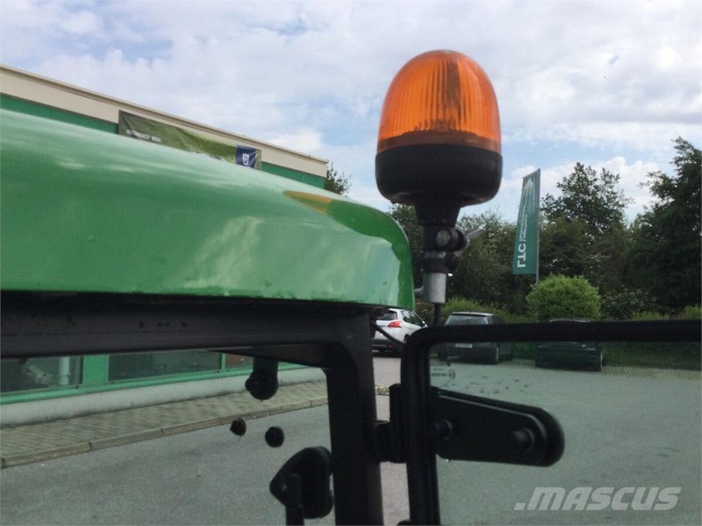 John Deere 1026R Trattori