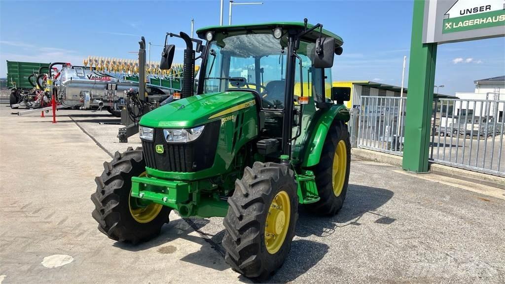 John Deere 5058E Trattori