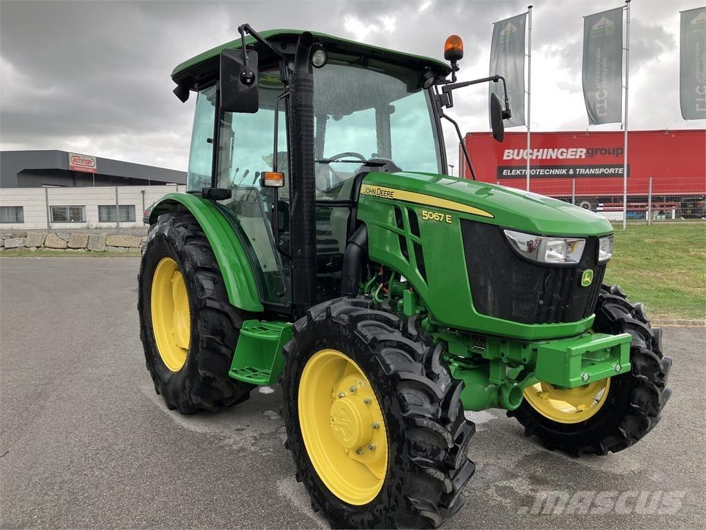 John Deere 5067E Trattori