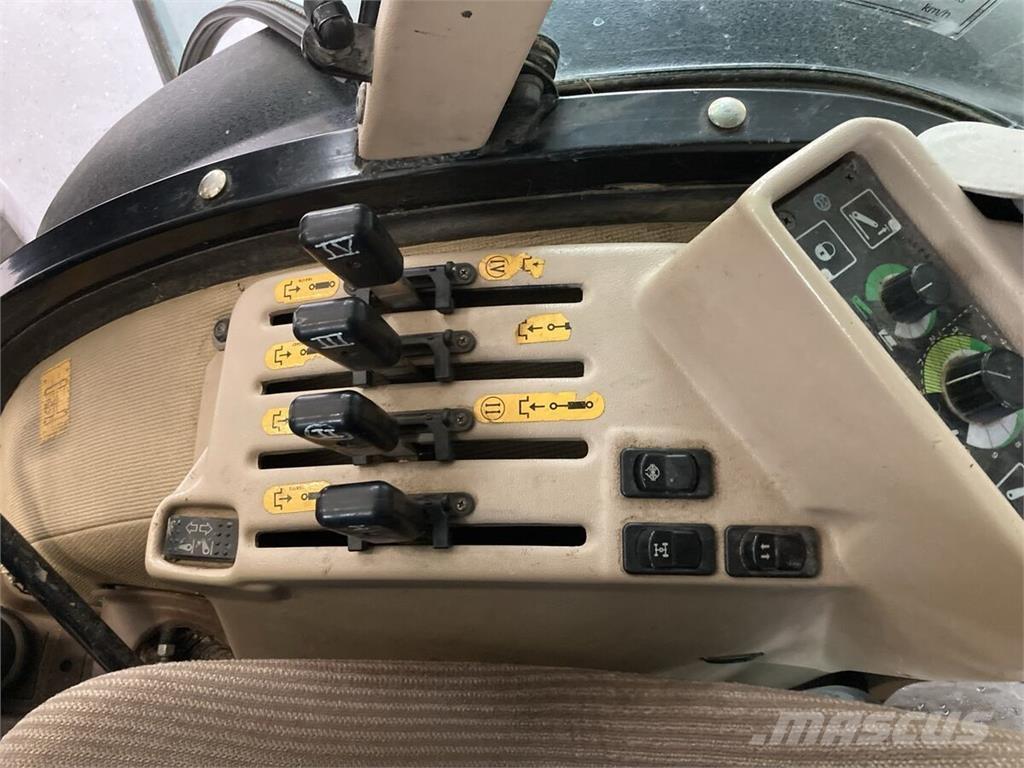 John Deere 5515F Trattori
