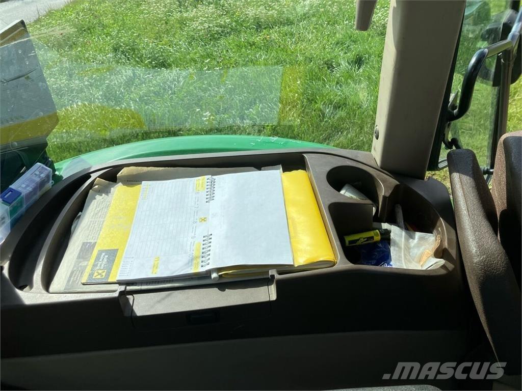 John Deere 5820 Trattori