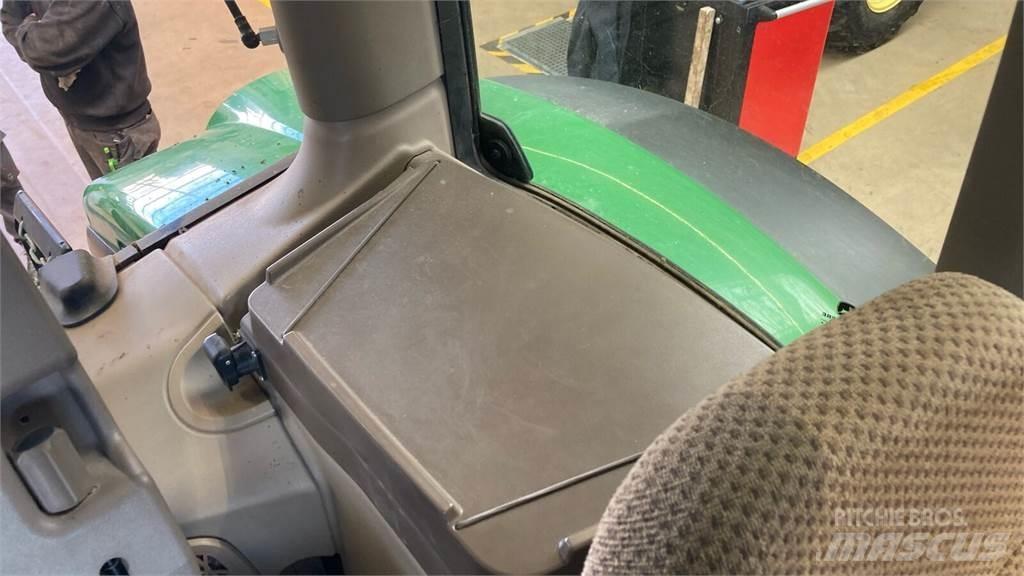 John Deere 6130R Trattori