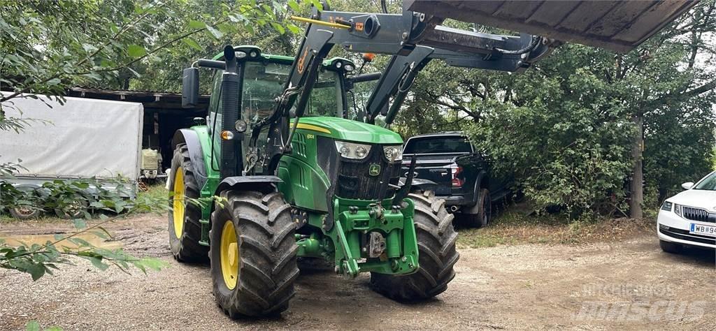 John Deere 6130R Trattori