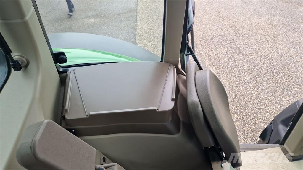 John Deere 6195M Trattori