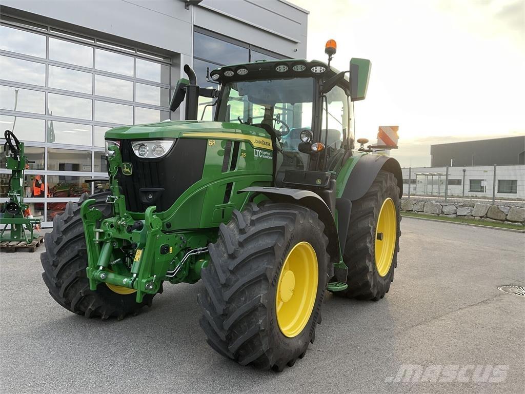 John Deere 6R 215 Trattori