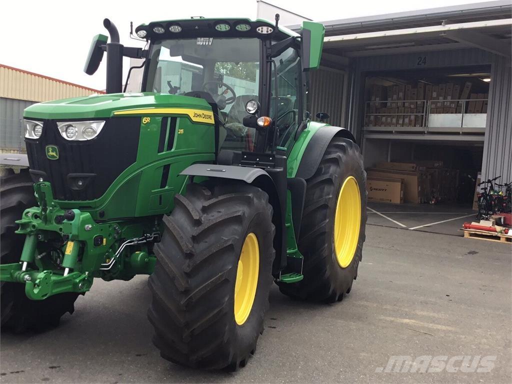 John Deere 6R215 Trattori
