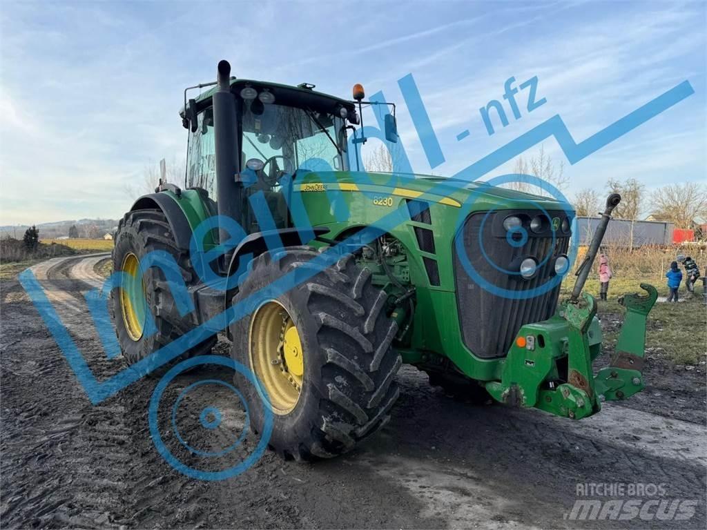 John Deere 8230 Trattori