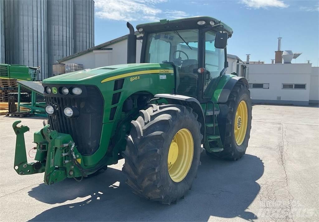 John Deere 8245R Trattori