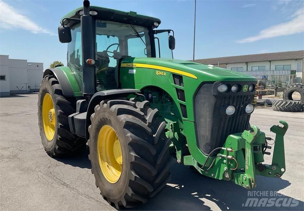 John Deere 8245R Trattori