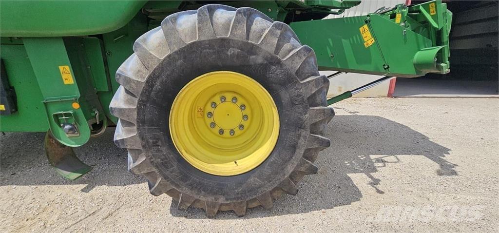 John Deere T550 Mietitrebbiatrici