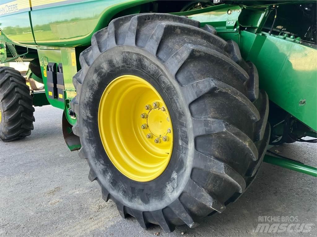 John Deere T560HM Mietitrebbiatrici