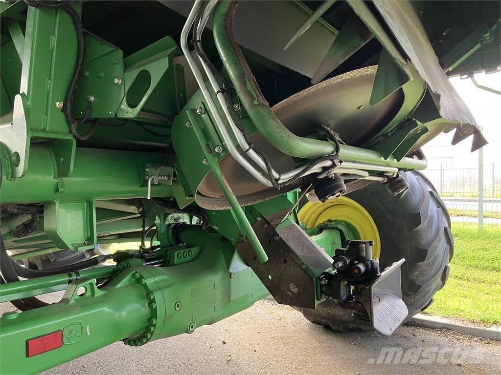 John Deere T670 Mietitrebbiatrici