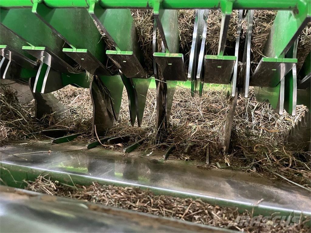 John Deere V451R Rotopresse