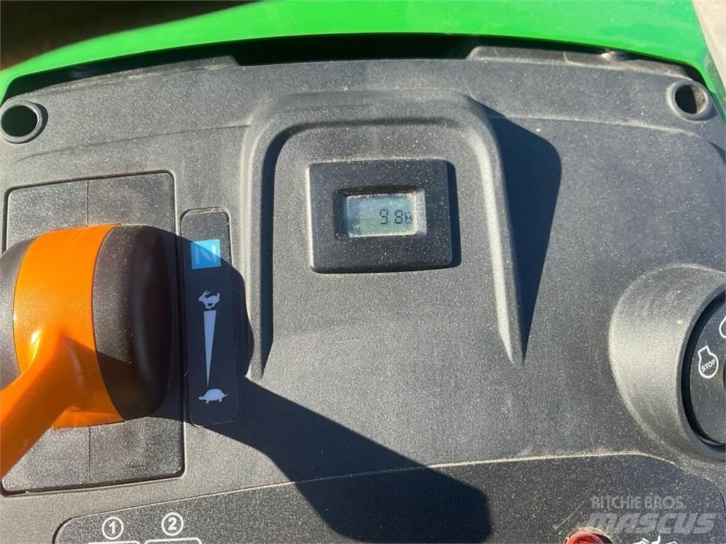 John Deere X167R Manutenzione verde e strade – Altro