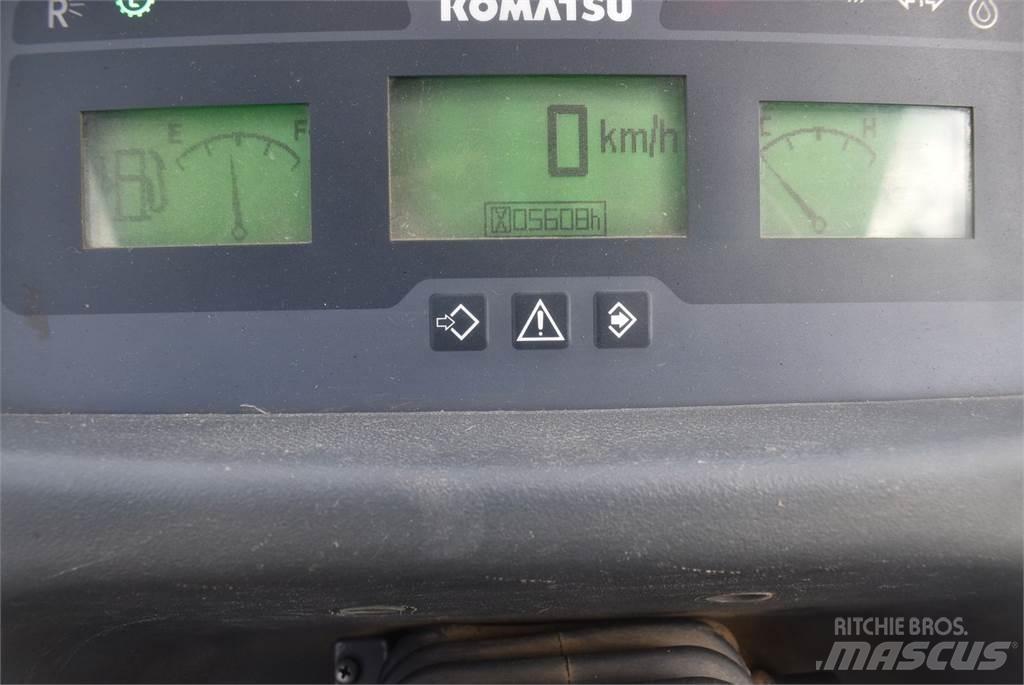 Komatsu WA100M-7 Pale gommate