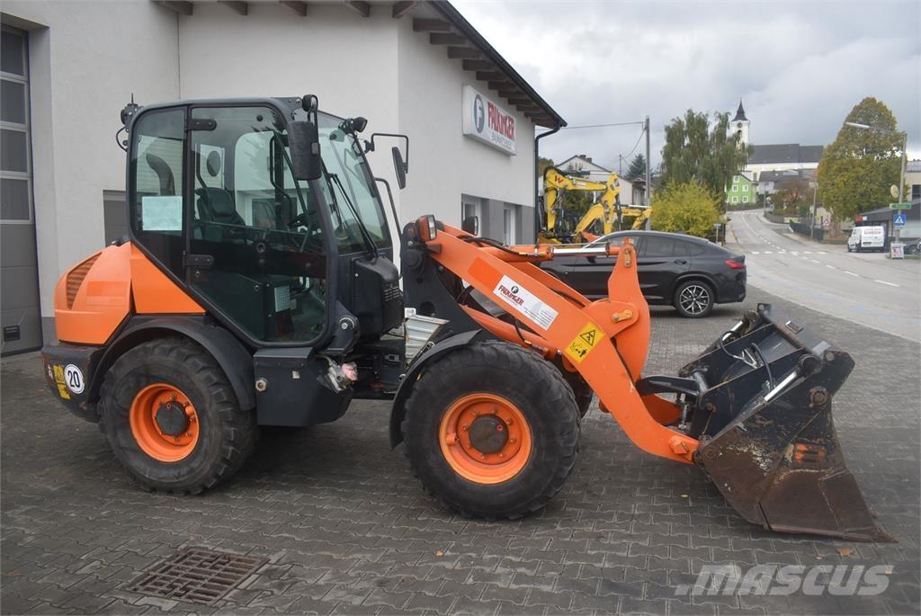 Komatsu WA70-7 Pale gommate