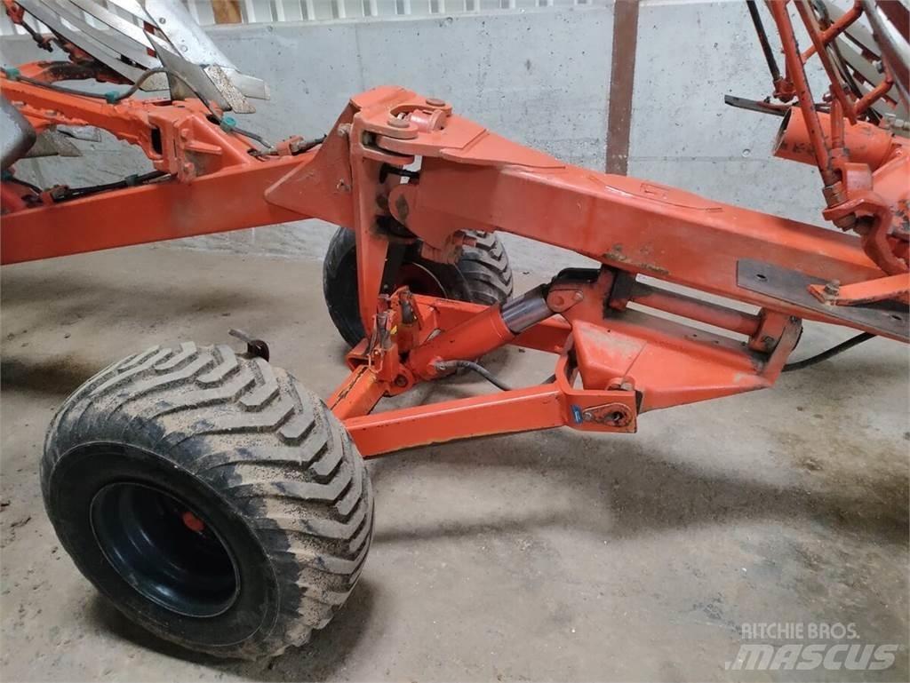Kuhn Manager 8 NSH Aratri convenzionali