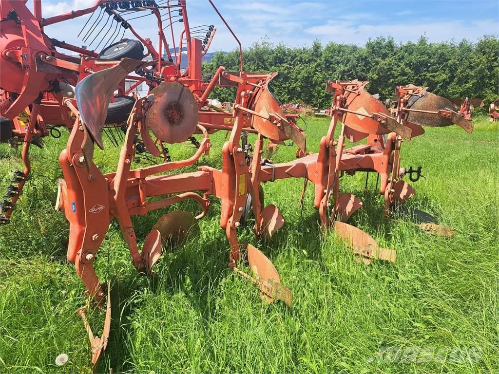 Kuhn Master 120 Aratri convenzionali