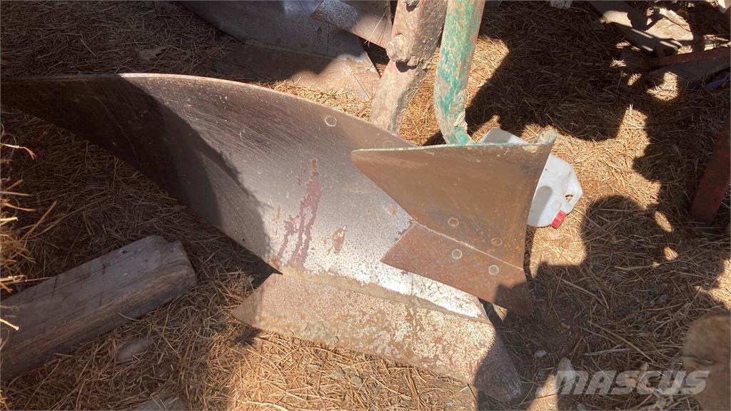 Kverneland LB 100 Aratri convenzionali