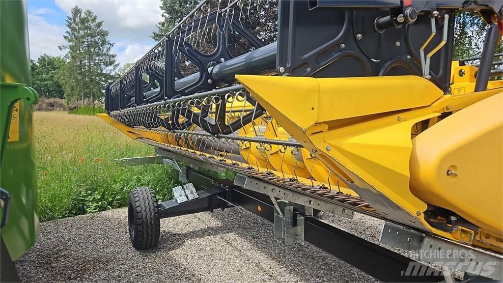 New Holland CX8040 Mietitrebbiatrici