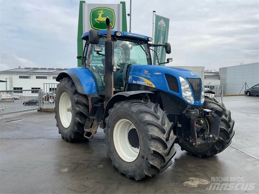 New Holland T7050 Trattori