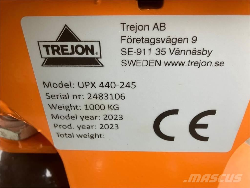 Trejon UPX 440-245 Altri macchinari per strade e neve