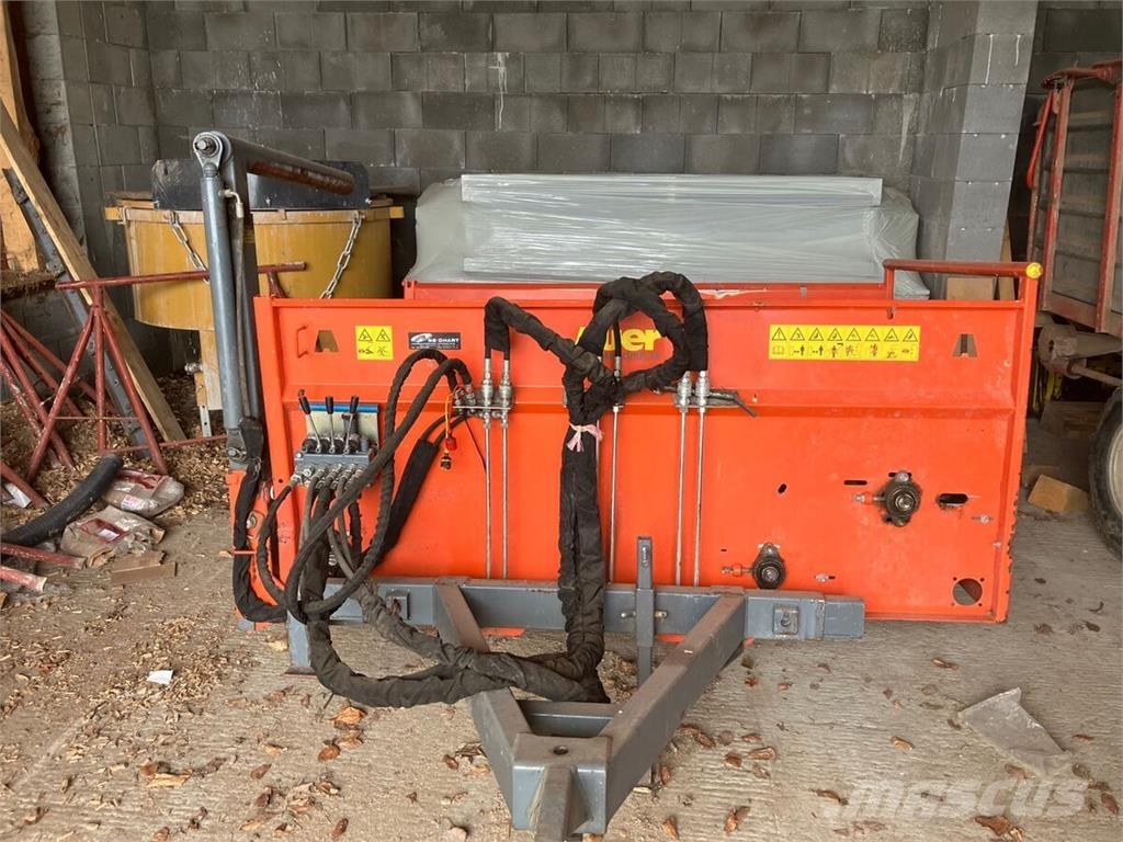  V Altri macchinari per falciare e trinciare