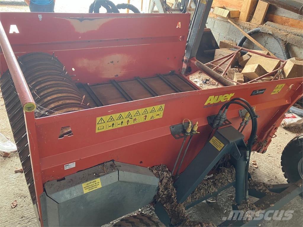  V Altri macchinari per falciare e trinciare