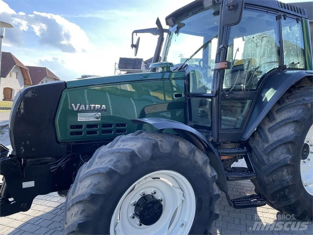Valtra 6850 HiTech Trattori