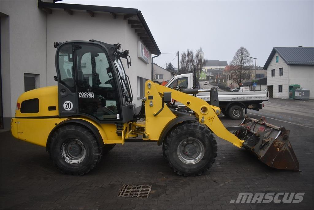 Wacker Neuson WL55s Pale gommate