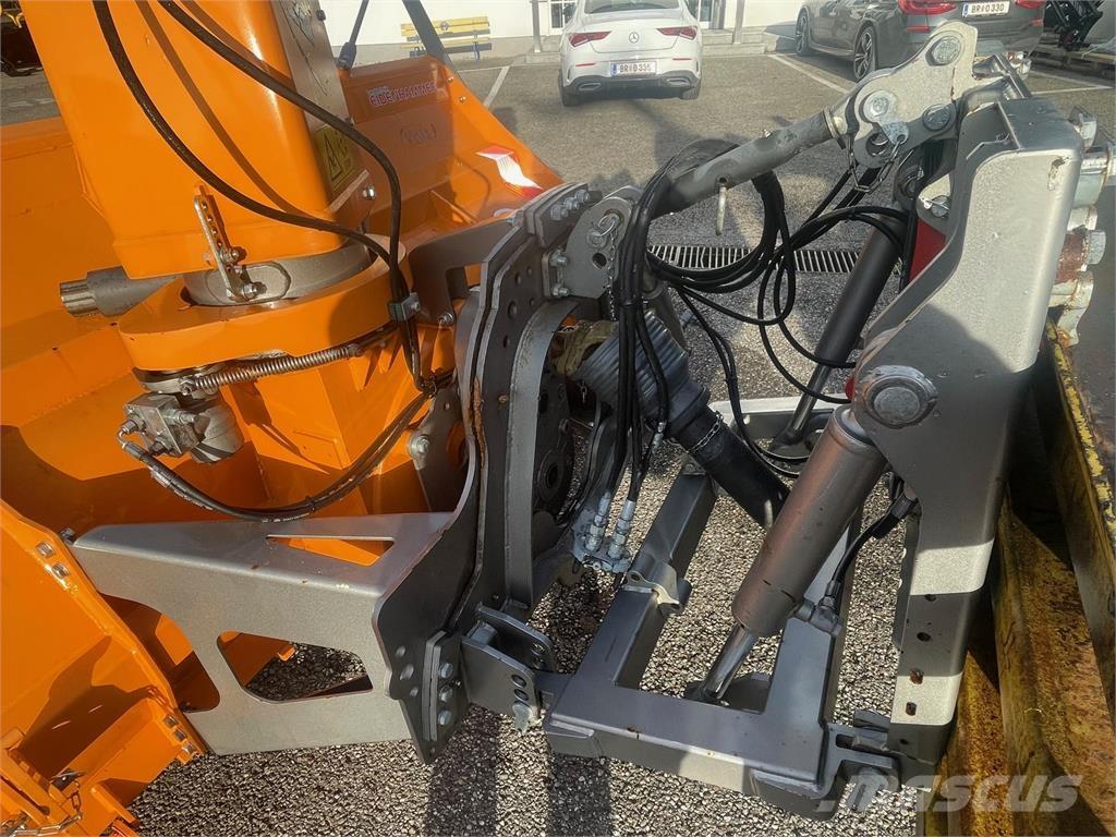  Westa 750/2600 Altri macchinari per strade e neve