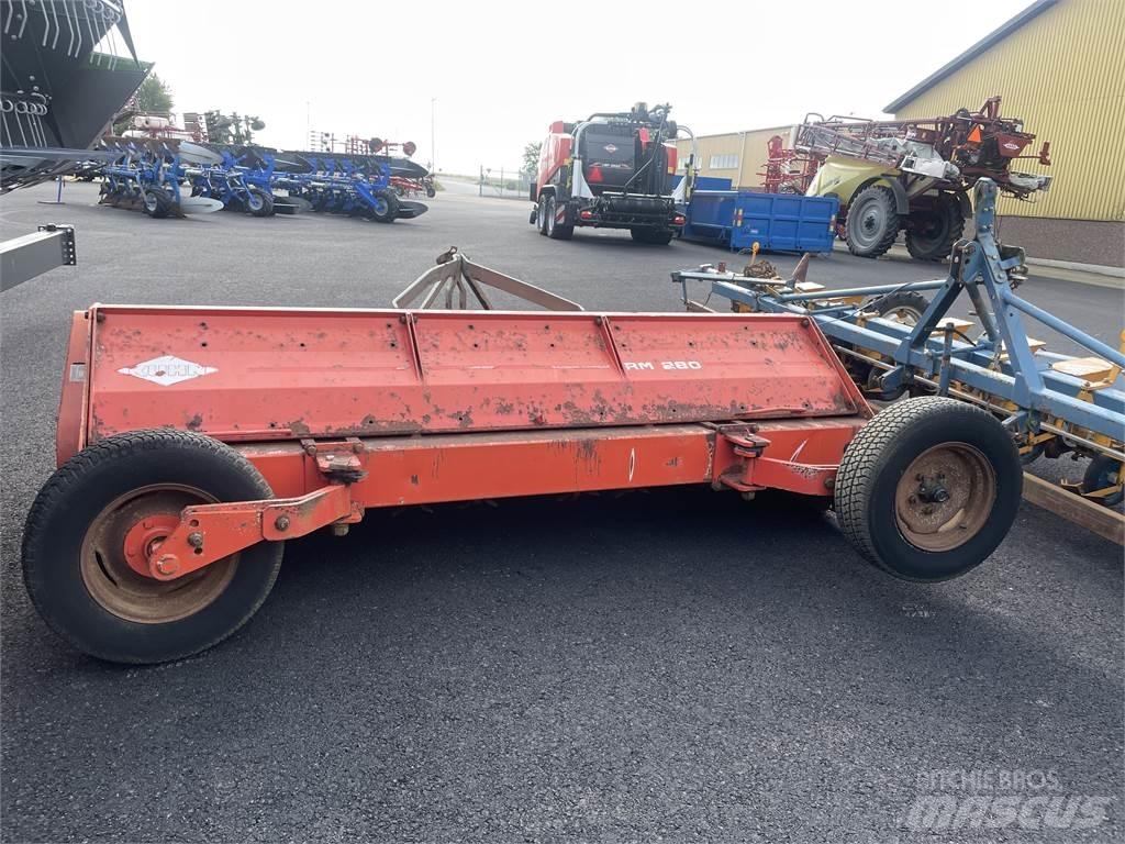 Kuhn BP28 Altri macchinari per falciare e trinciare