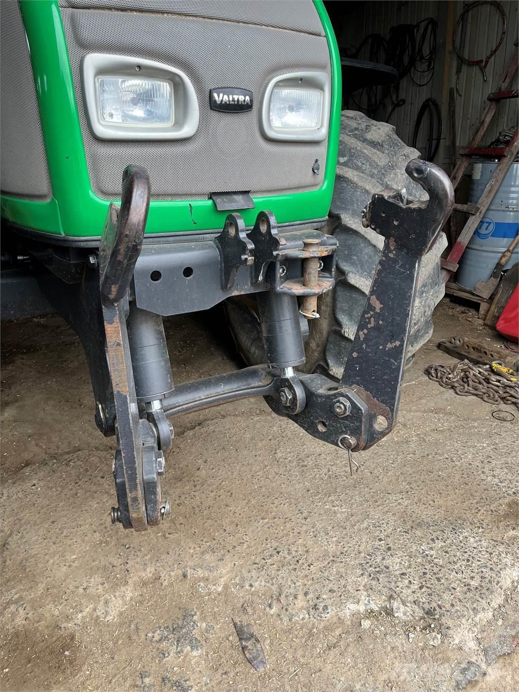 Valtra 170CH Trattori