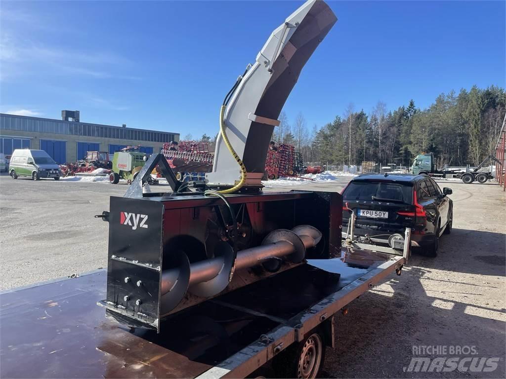 XYZ 2400 Altri macchinari per strade e neve