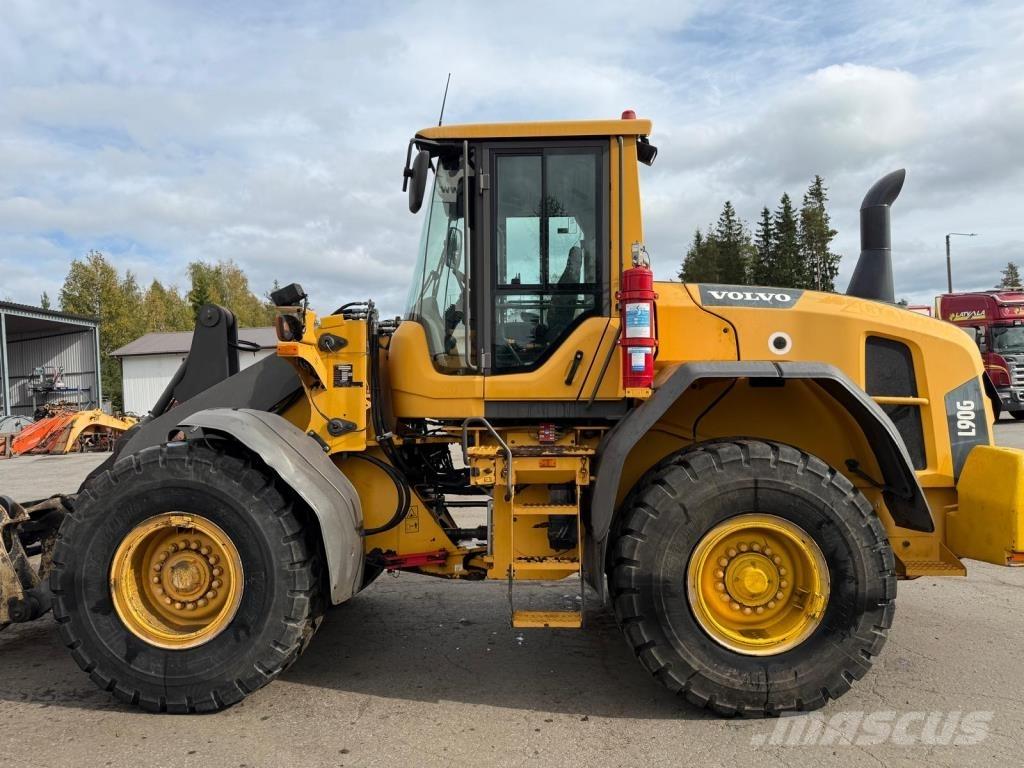 Volvo L90G Pale gommate